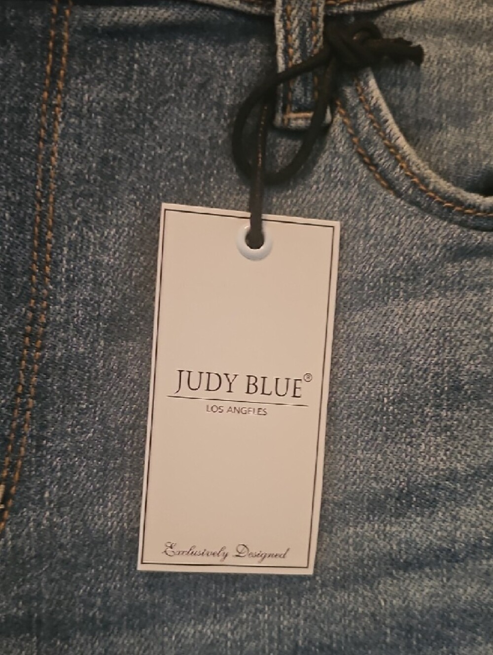 NWT Judy Blue Light Blue Rolled-Hem Denim Shorts XL - Picture 4 of 6